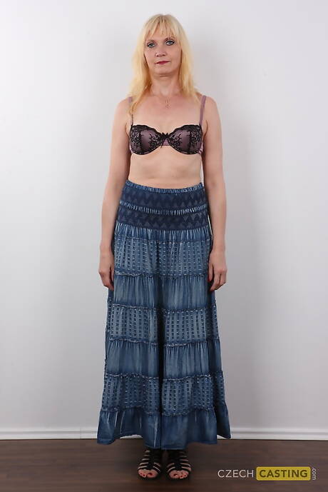 Czech Casting  offers a free picture gallery with Helena showing nice shape