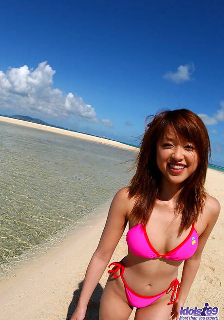 Idols 69 invite you to explore free pics featuring Asuka showing perfect form